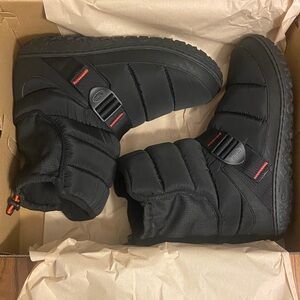 New in Box Chaco Ramble Puff Tall Black (Noir) Quilted Boots Women’s 9.5